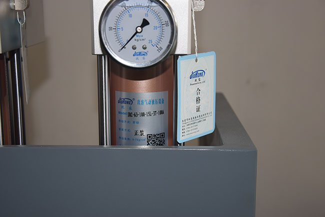 半弓型雙缸氣液增壓機產品細節圖1